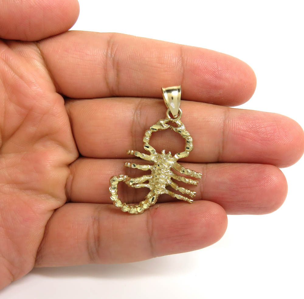 10k yellow gold solid medium scorpion pendant - Image 5
