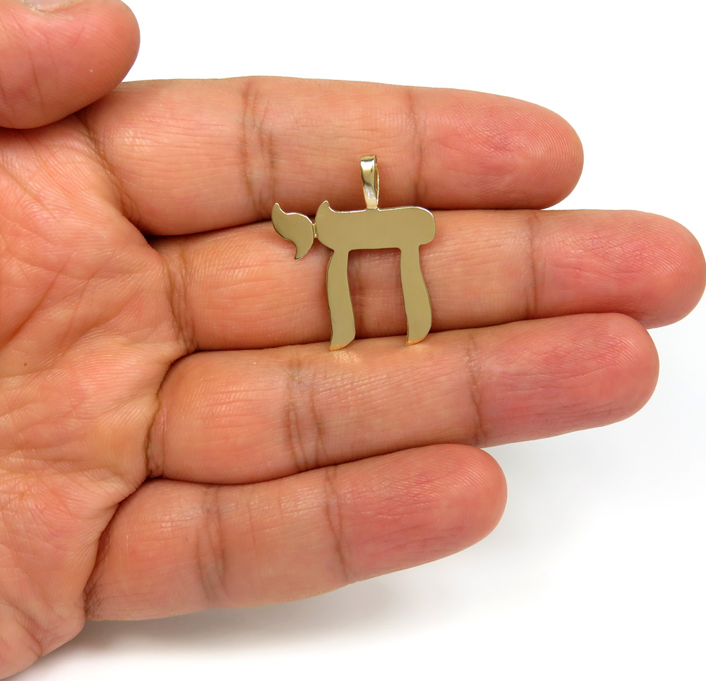 14k yellow gold smooth solid small chai pendant - Image 5