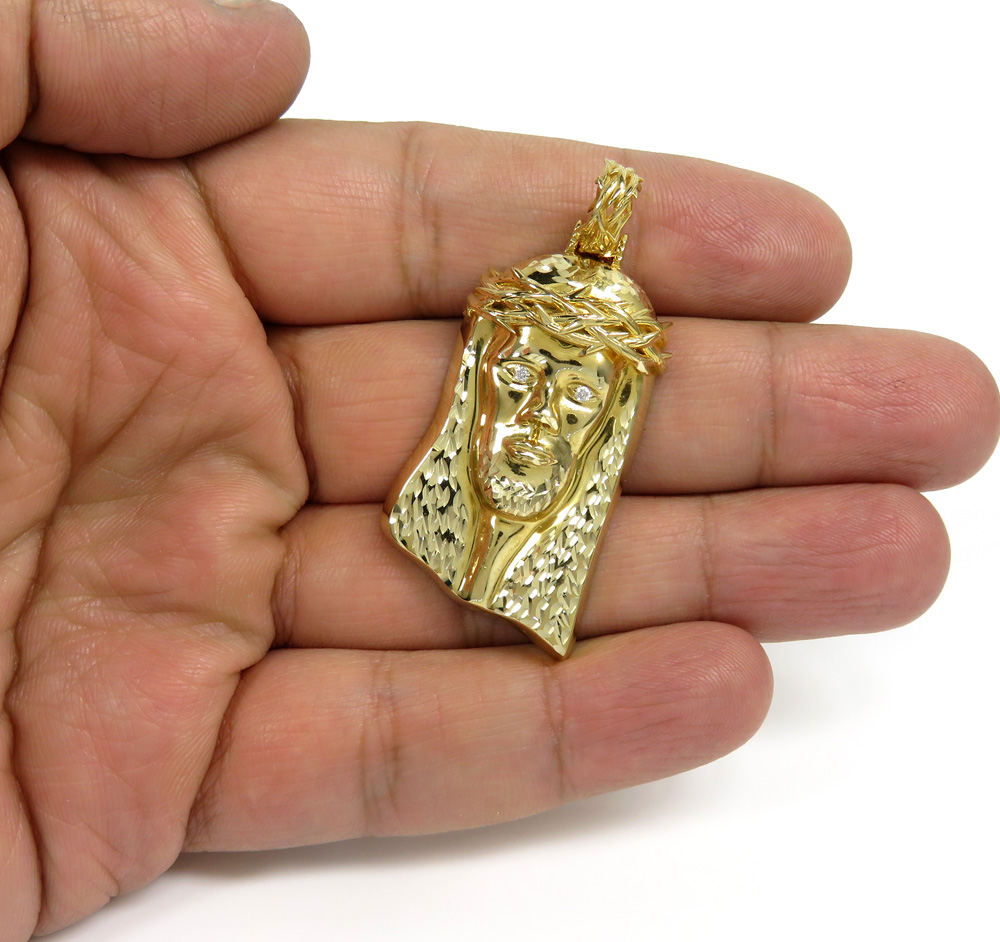 10k yellow gold large diamond cut jesus pendant 0.05ct - Image 5