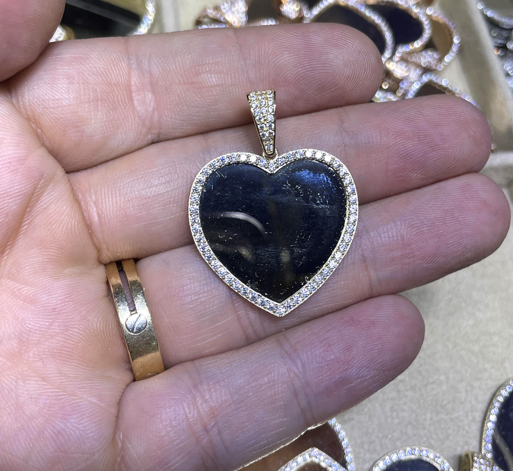 14k gold medium cz heart picture pendant 