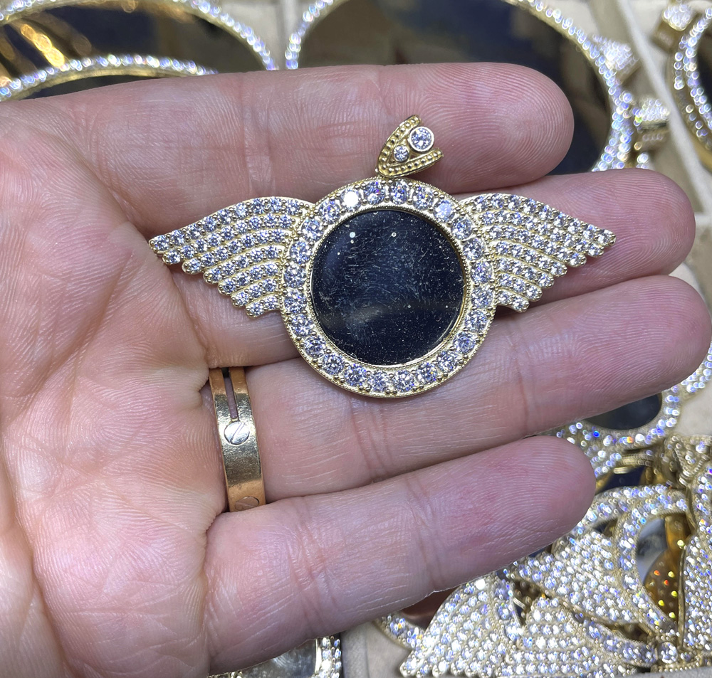 14k yellow gold medium cz wings picture pendant  - Image 2