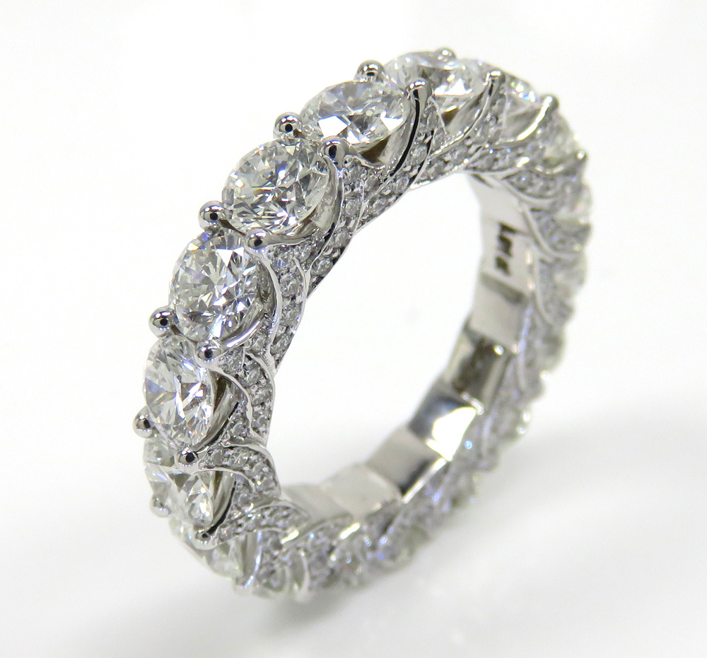 18k gold vs 360 diamond eternity ring 5.51ct 