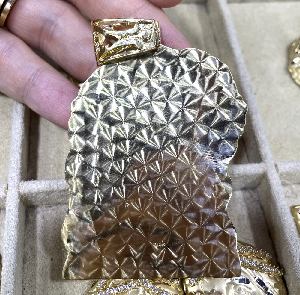 14k yellow gold xl jesus face solid back pendant .45ct - Image 2