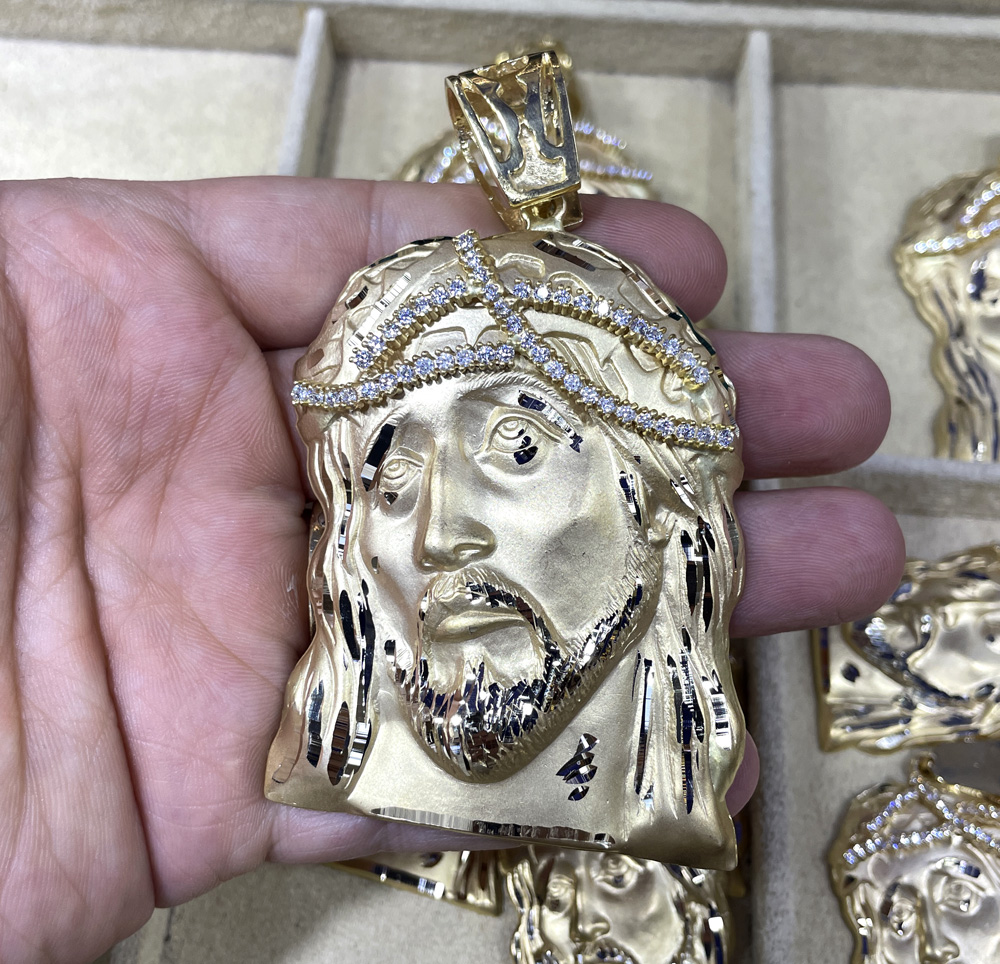 14k yellow gold xl jesus face solid back pendant .45ct