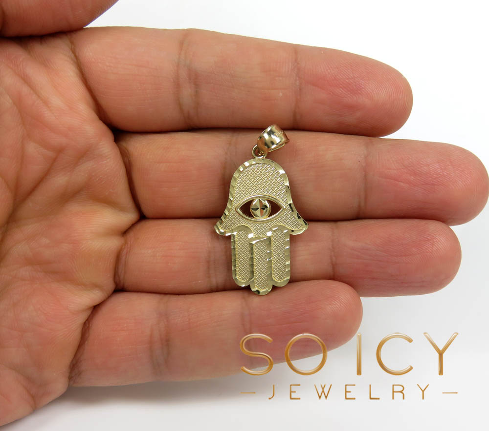14k yellow gold diamond cut medium hamsa pendant - Image 5
