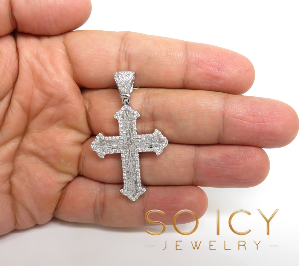14k white gold round & baguette diamond cross 2.25ct - Image 5