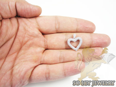 Ladies 18k white gold diamond heart pendant 0.60ct