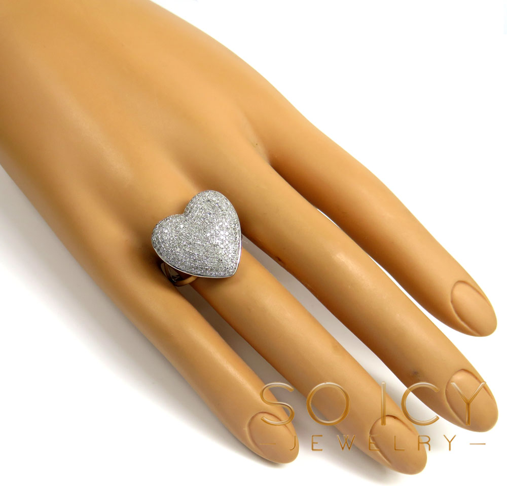 Ladies 14k white gold diamond heart ring 1.10ct
