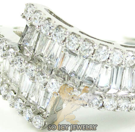 Ladies 18k white gold baguette diamond fashion ring 2.00ct
