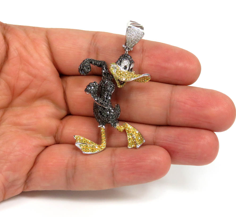 Daffy duck 10k white gold diamond pendant 4.75ct
