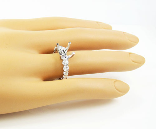 Ladies 18k white gold round diamond semi mount ring 1.33ct