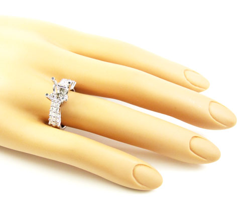 Ladies 18k white gold round diamond semi mount ring 0.64ct