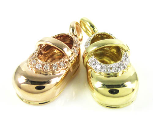 18k gold diamond baby shoe pendant 0.08ct - Image 2