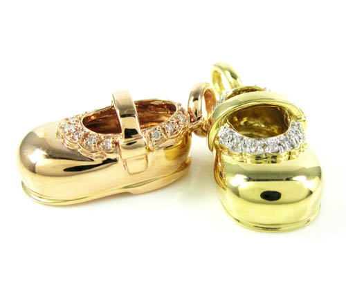 18k gold diamond baby shoe pendant 0.08ct