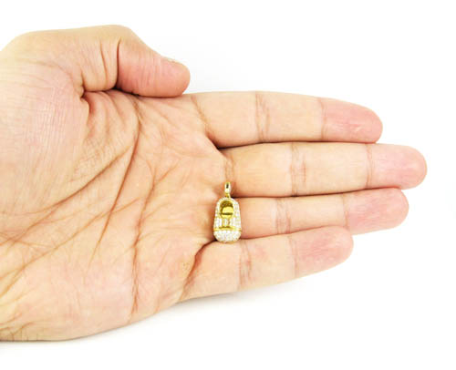 18k yellow gold diamond baby shoe pendant 0.92ct