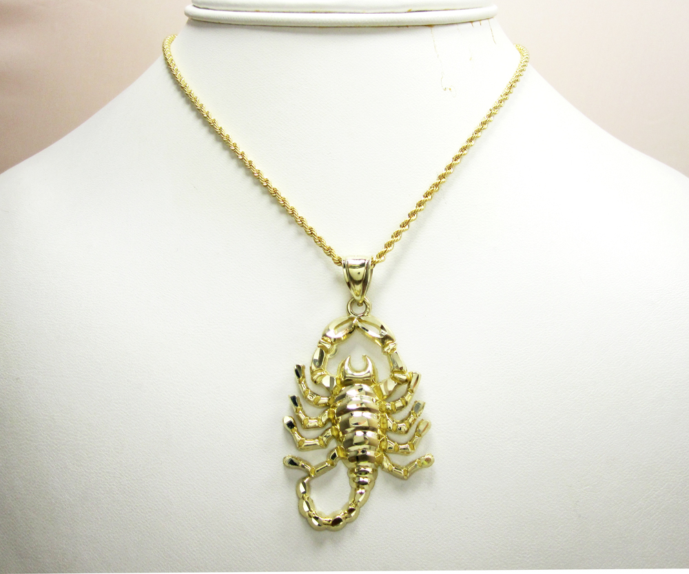 10k solid yellow gold scorpion pendant - Image 5