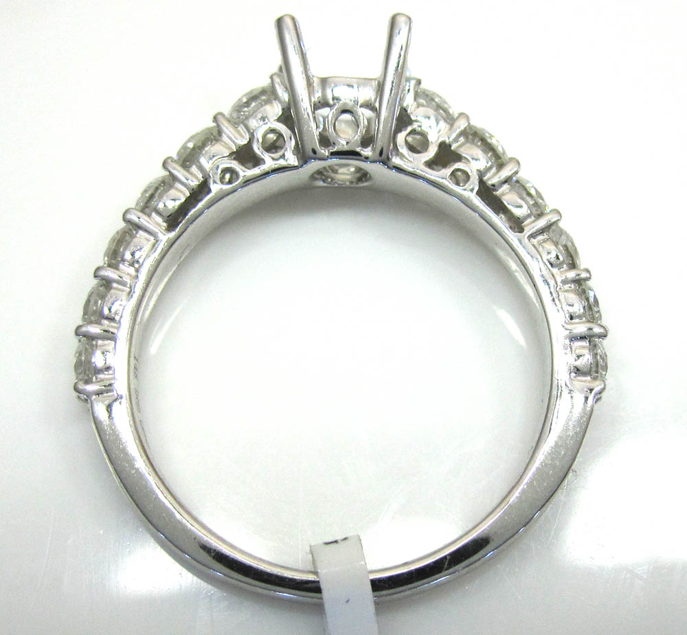 18k white gold graduating stone engagement ring 1.26ct