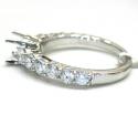 18k white gold graduating stone engagement ring 1.26ct