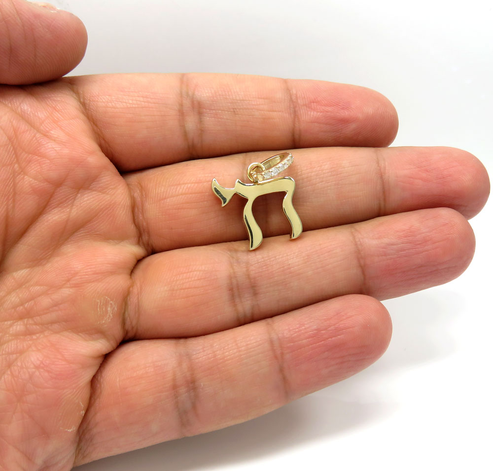 14k yellow gold 3d solid jewish chai pendant .09ct