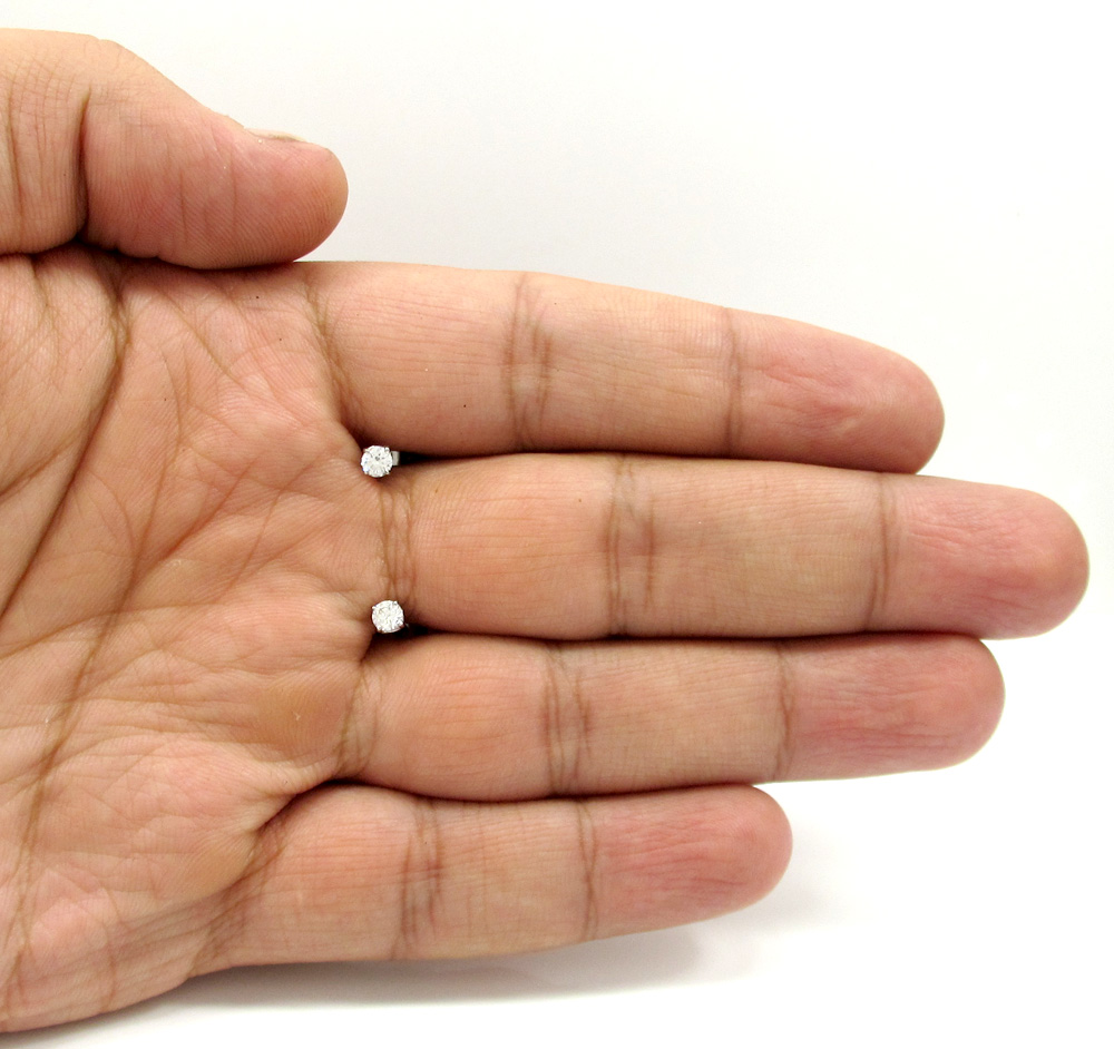 Ladies 18k white gold diamond stud earrings 0.32ct - Image 4