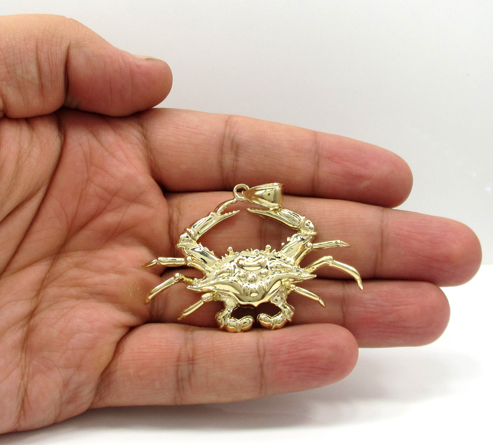 10k yellow gold zodiac cancer crab pendant