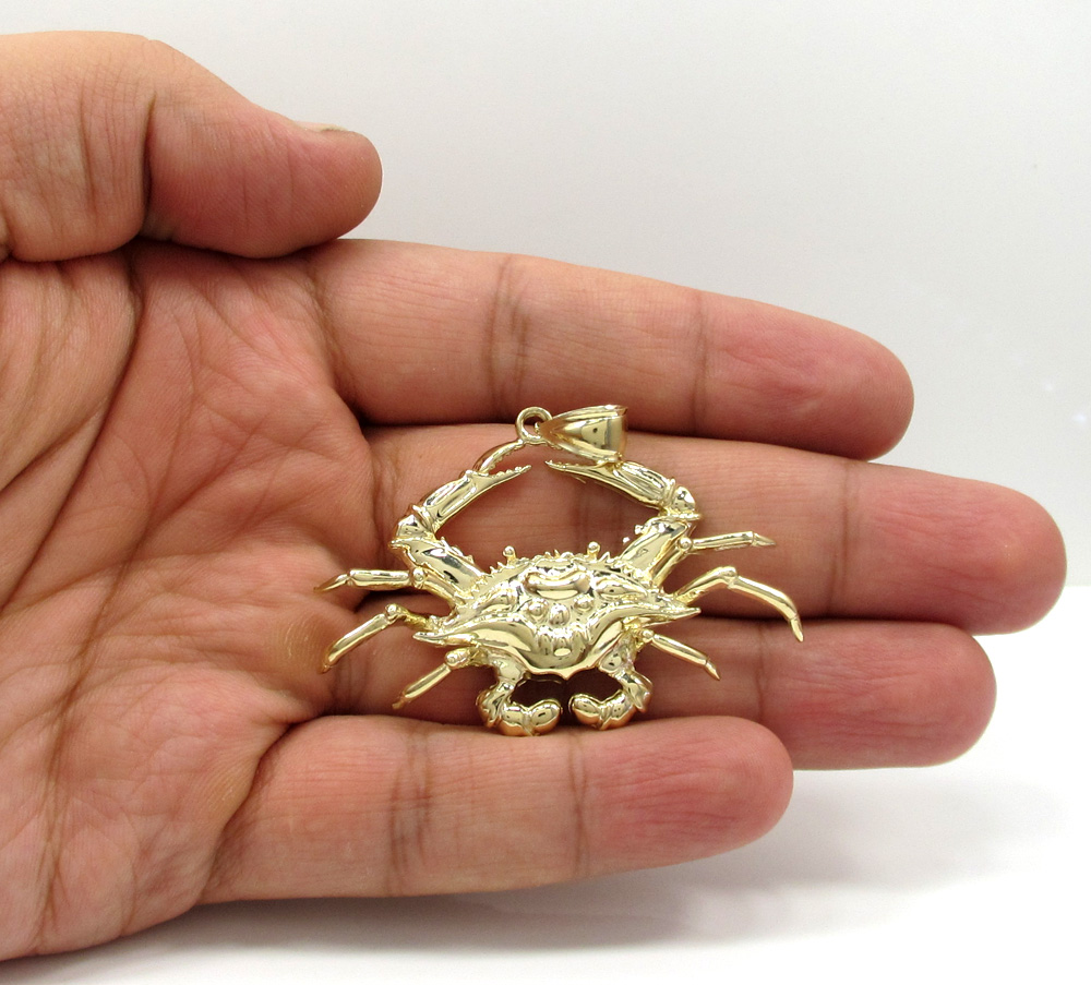 10k yellow gold zodiac cancer crab pendant - Image 5