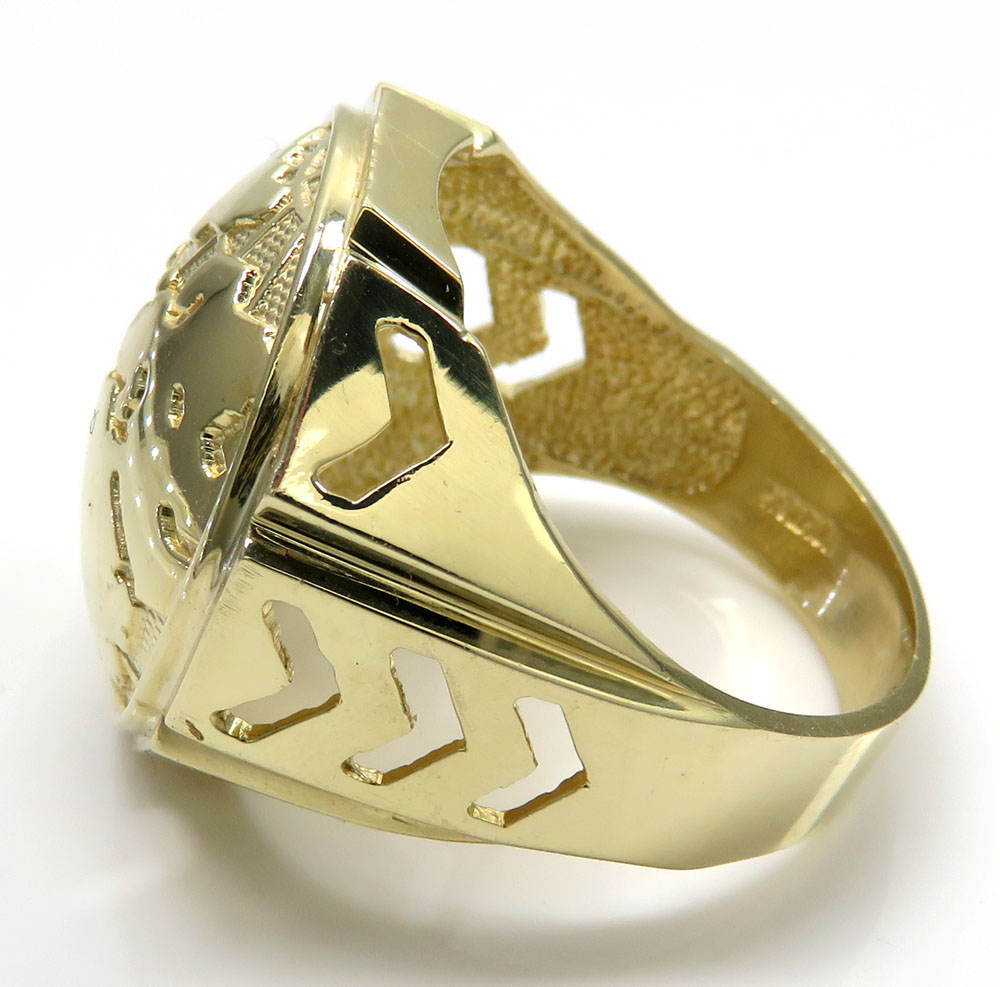 10k yellow gold arrow large world ring - Image 3