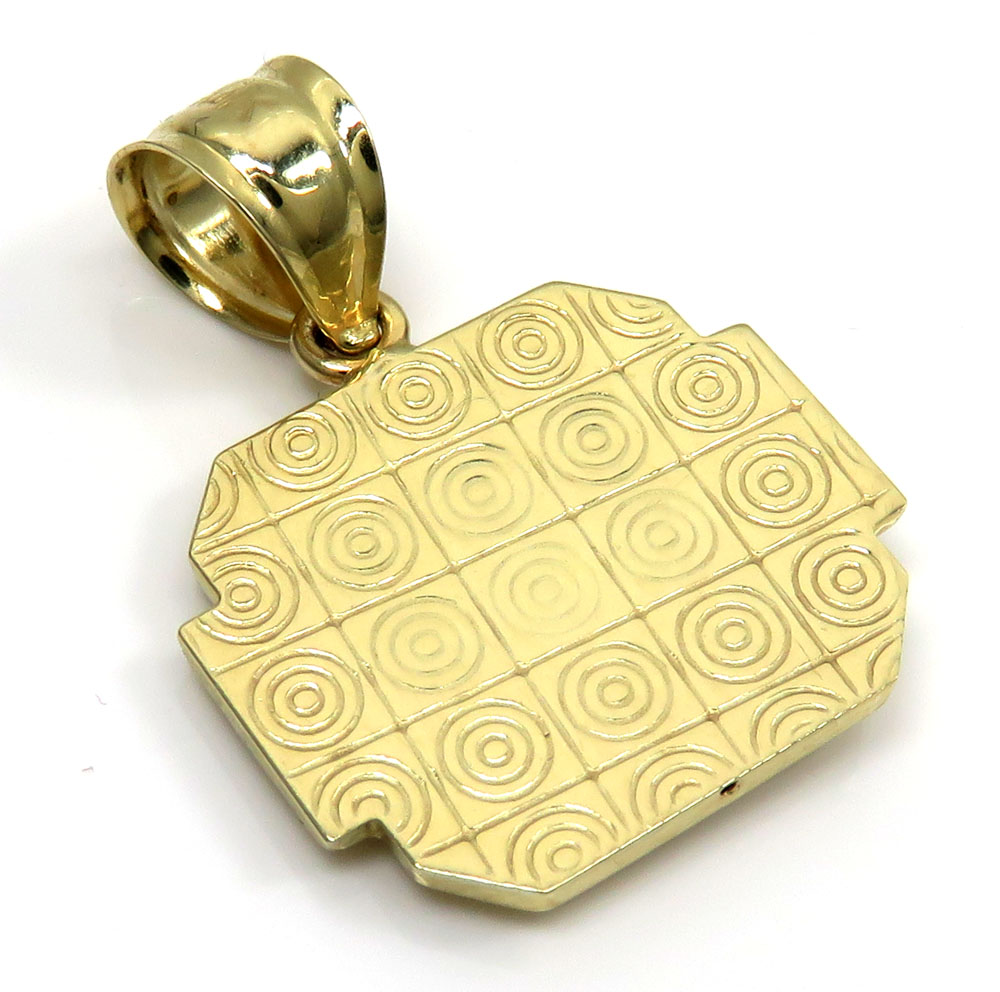 10k yellow gold boxed halo medusa head pendant 