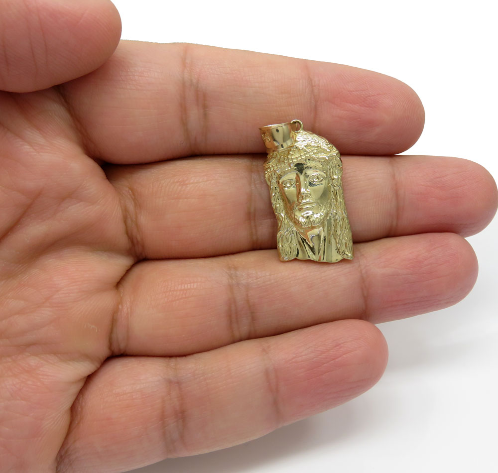 10k yellow gold small classic jesus face pendant - Image 5