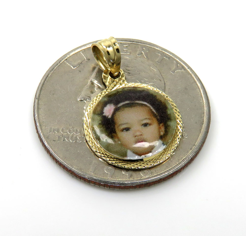 14k yellow gold mini picture pendant 