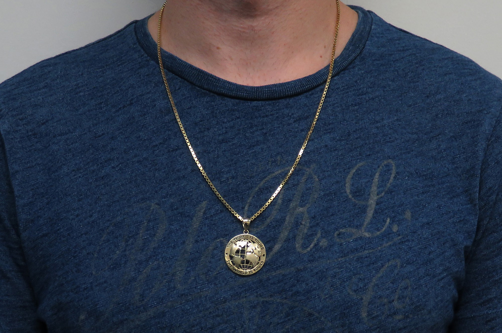 10k yellow gold medium the world is yours pendant 