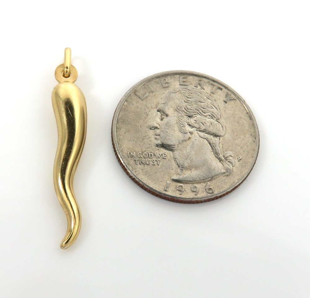 10k yellow gold small italian horn pendant - Image 2