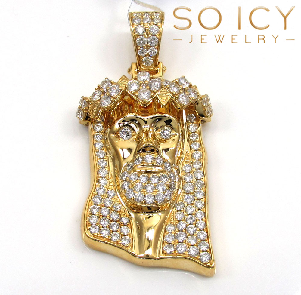 Gold jesus clearance pendant with diamonds