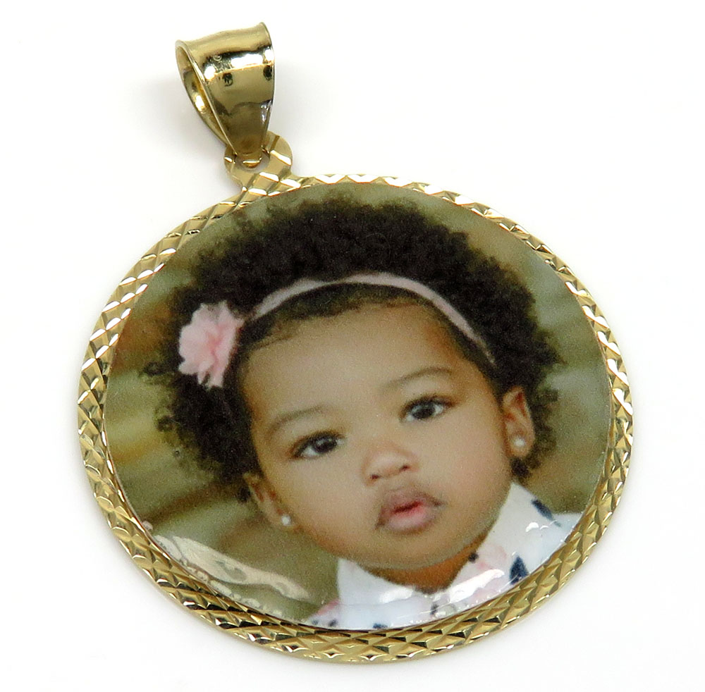 14k yellow gold medium picture pendant 